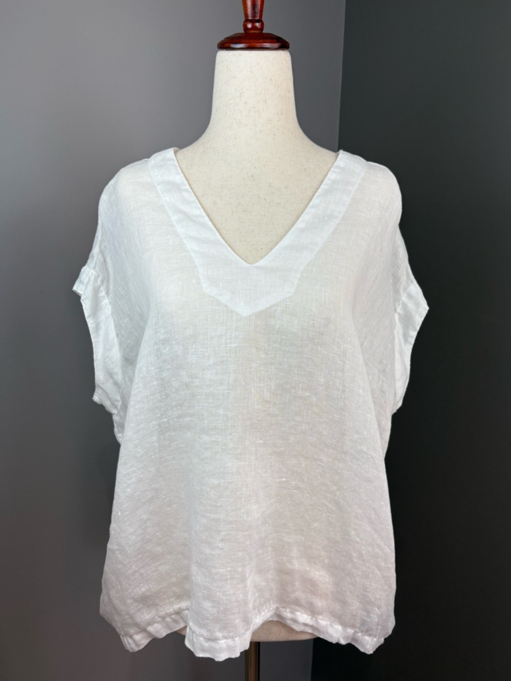 CP SHADES 100% Linen Tunic Size XS White Lightweight Minimalist Coastal Flowy